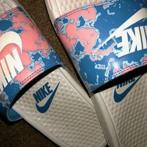 Nike slides
